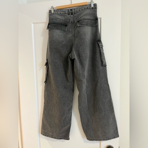 H&M Wide High Cargo Jeans - Picture 8 of 9